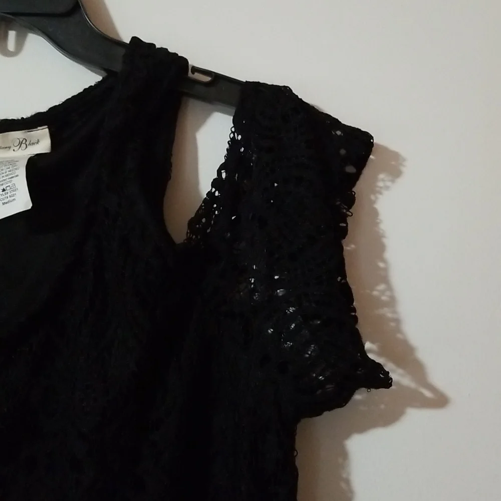 Brittany  Black  medium  top - Picture 2 of 5